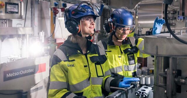 Personnel working at the GTK Mintec mineral processing pilot plant.